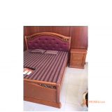 Ліжко і дві приліжкові тумбочки в класичному стилі SIENA