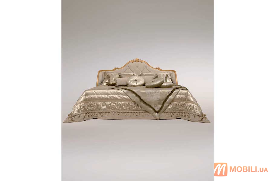 Ліжко в класичному стилі DORIAN