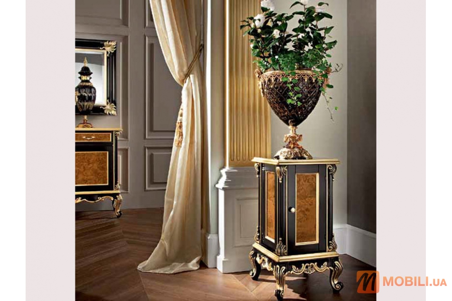 Підставка під вазу, виготовлена із натурального дерева, обробка золото CASANOVA