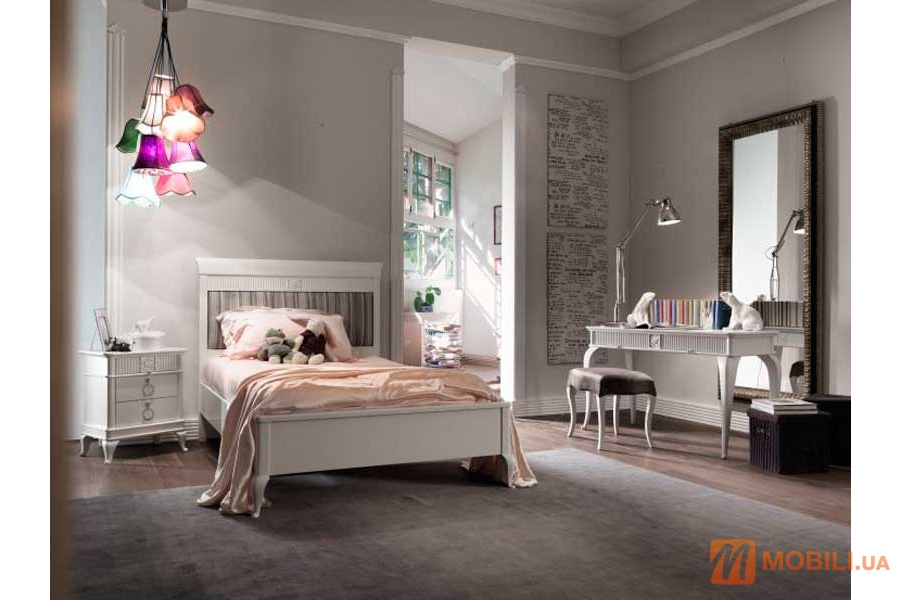 Комплект меблів в спальню, класичний стиль CAMELIA